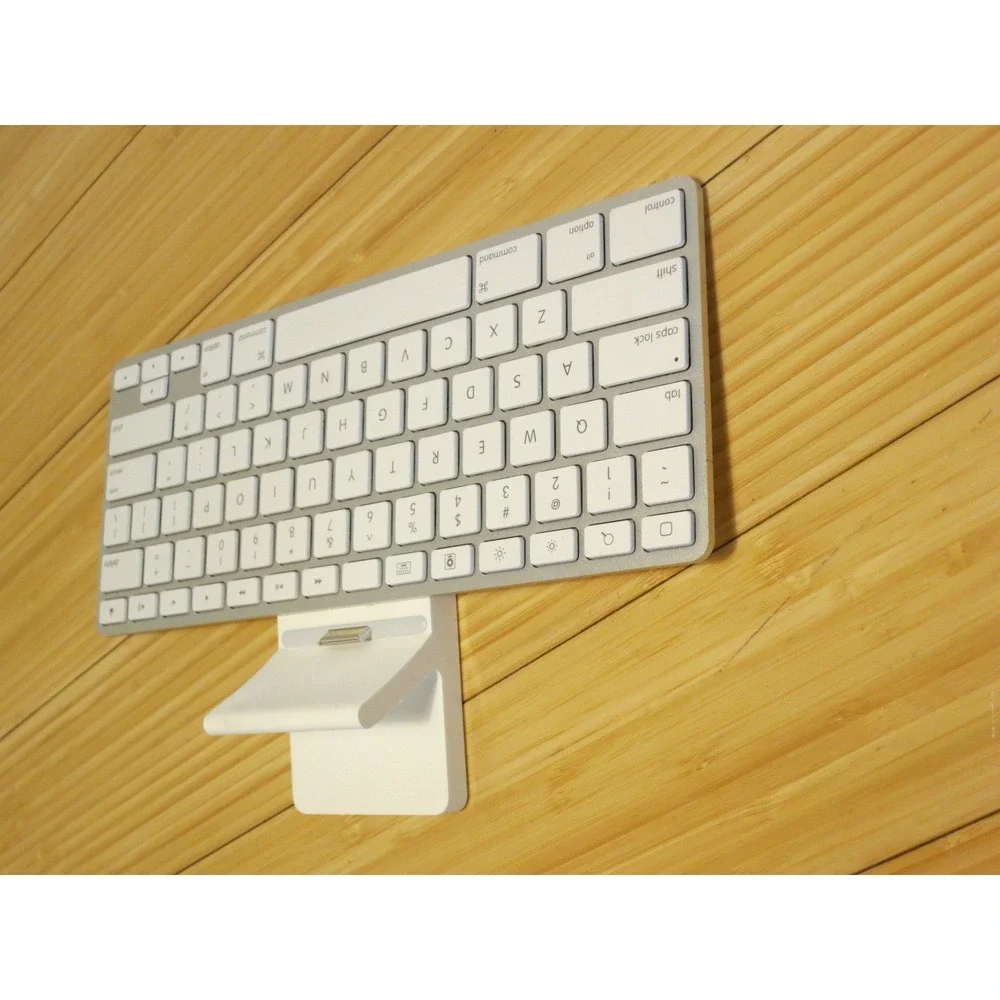 Apple iPad 1/2 Keyboard Dock A1359 30 pin Accessory Lightly Used Docking Station